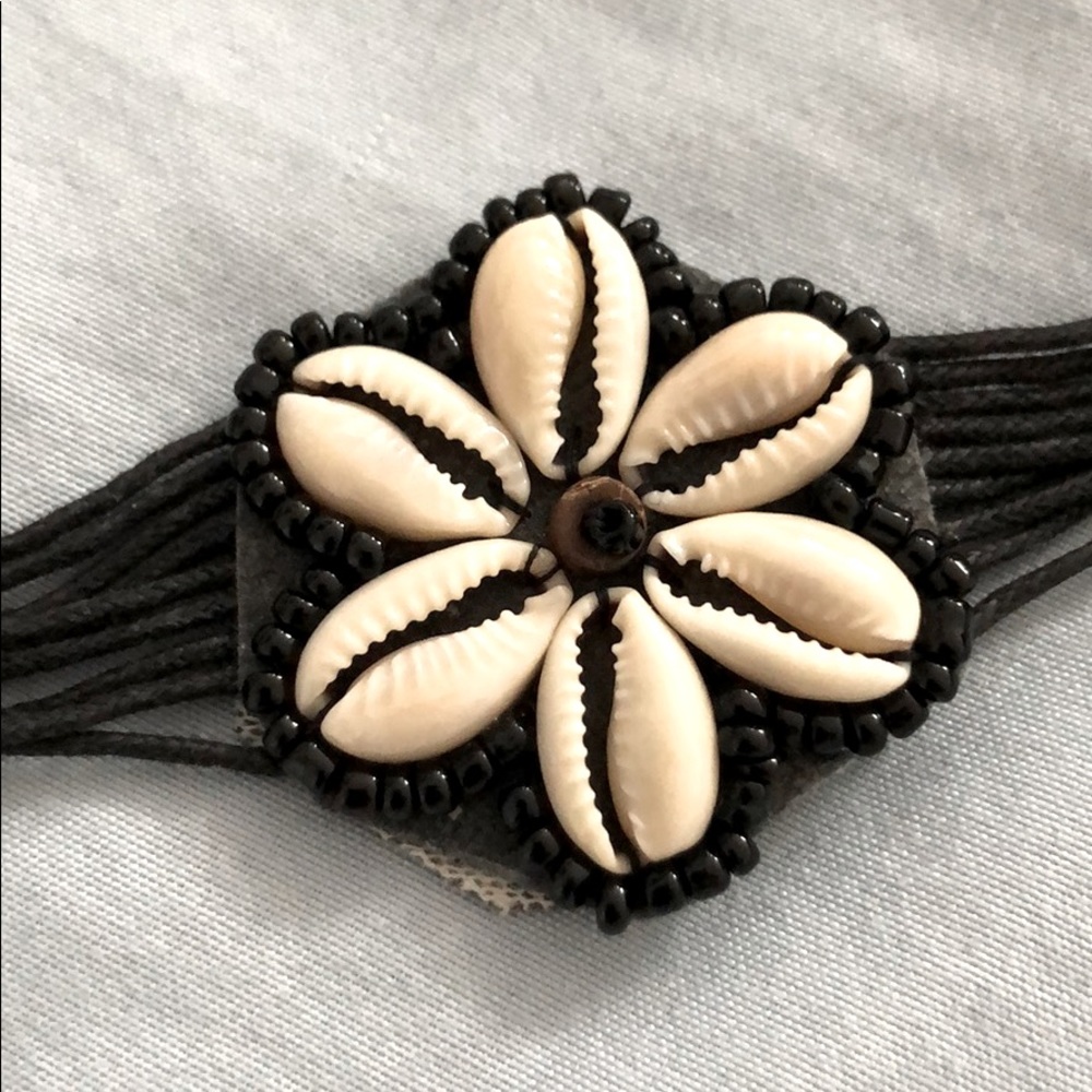 Seashell bracelet - Picture 1 of 3